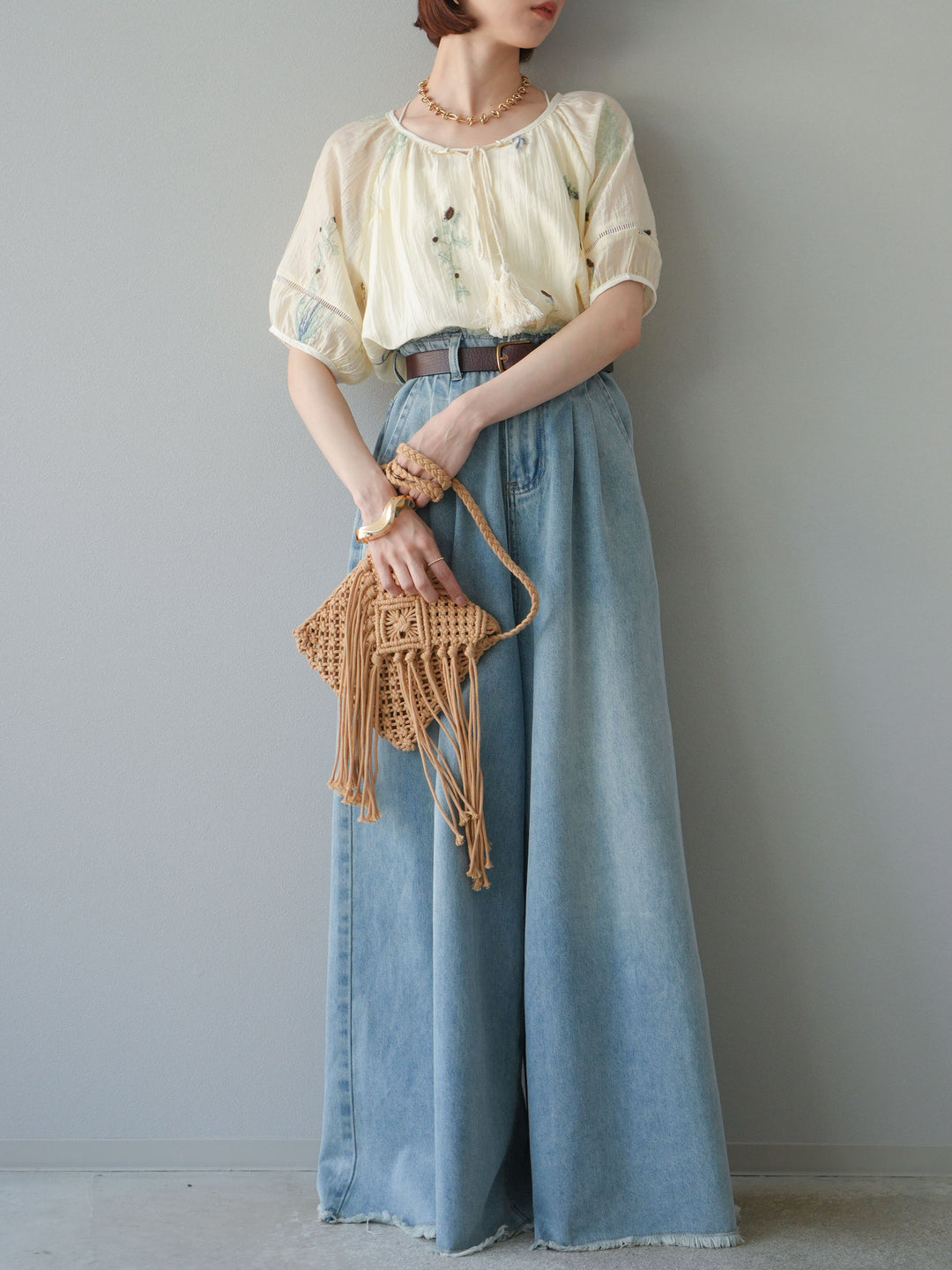 【預購】花朵刺繡半身襯衫/象牙白