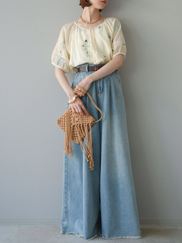 【預購】花朵刺繡半身襯衫/象牙白