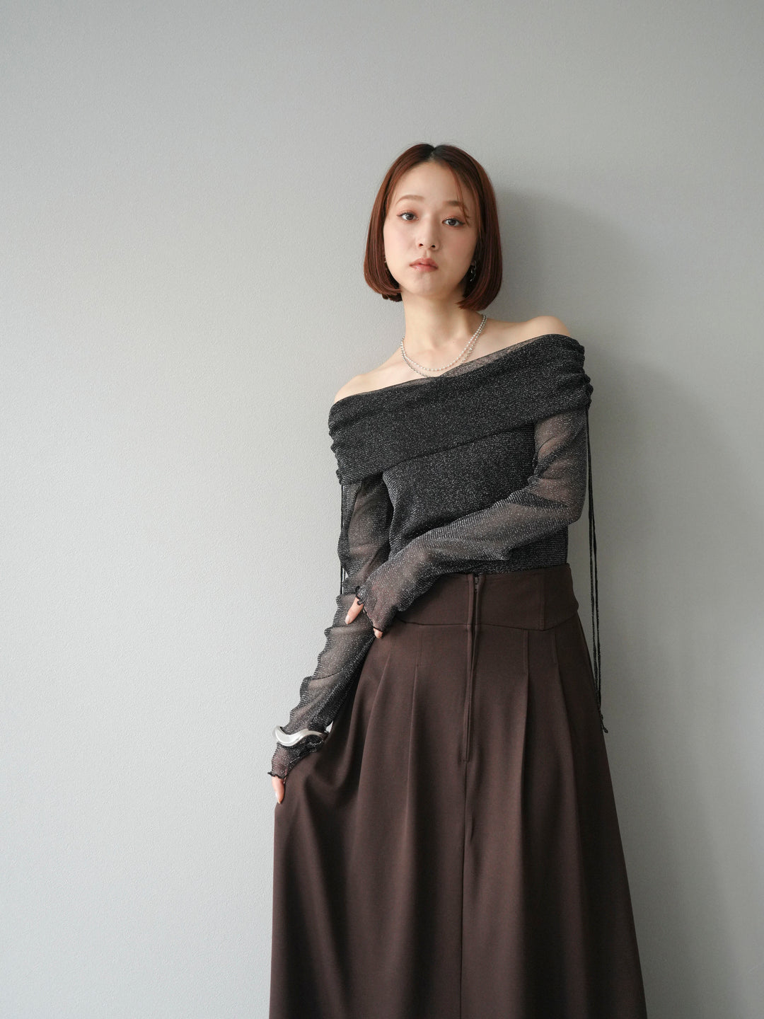 [予約]ラメシアーウィンガーホールオフショルトップス/ブラック