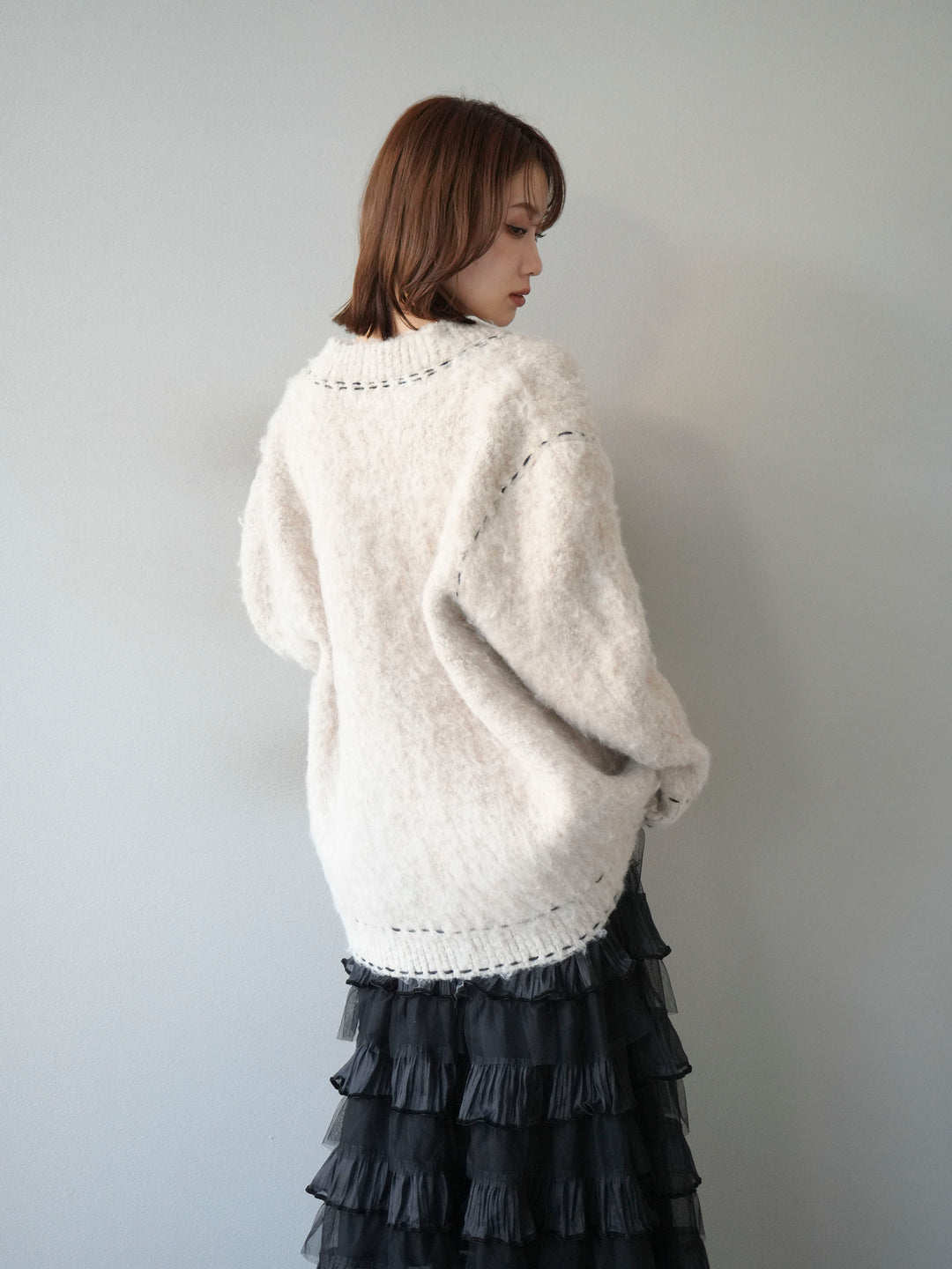 [予約]ステッチVネックニットカーディガン/アイボリー