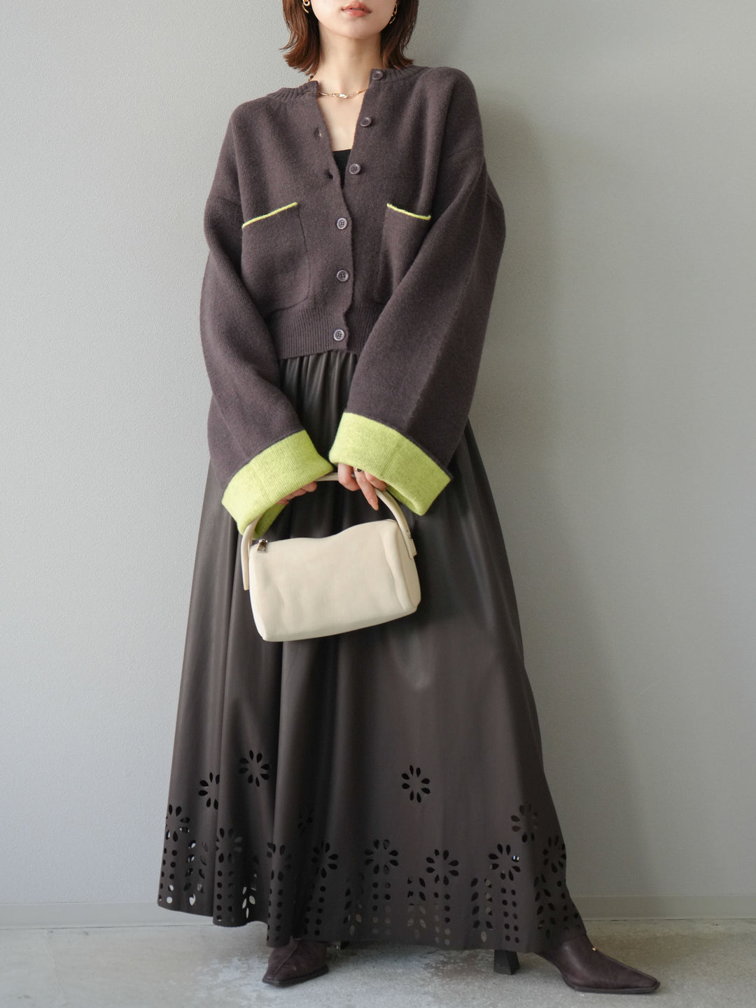 [予約]フラワーパンチングレザースカート/ブラウン