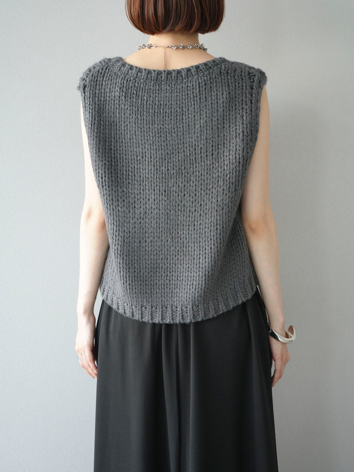 [予約]ロービングVネックショートニットベスト/ブラック