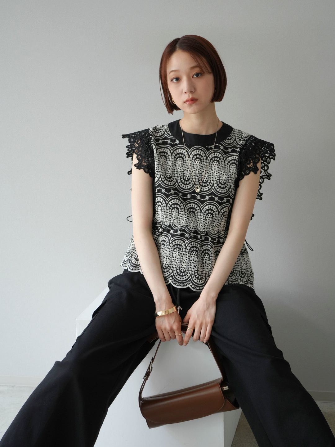 [予約]スカラップ刺繍レースブラウス/ブラック