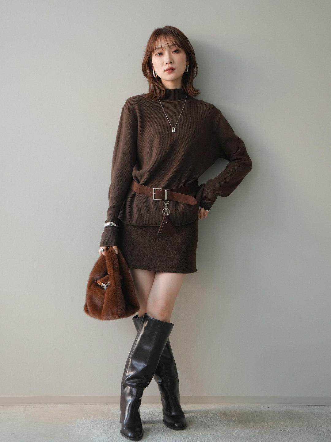 [予約]ボトルネック裾カールリブニットトップス/brown