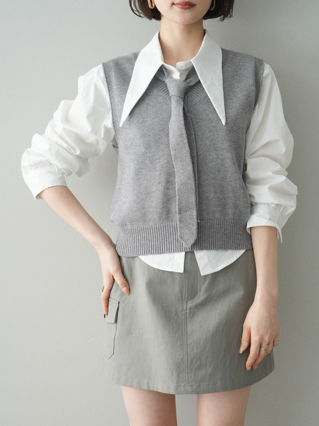 【套裝】蝴蝶結針織背心套裝襯衫+繫帶工裝迷你裙（兩件組）