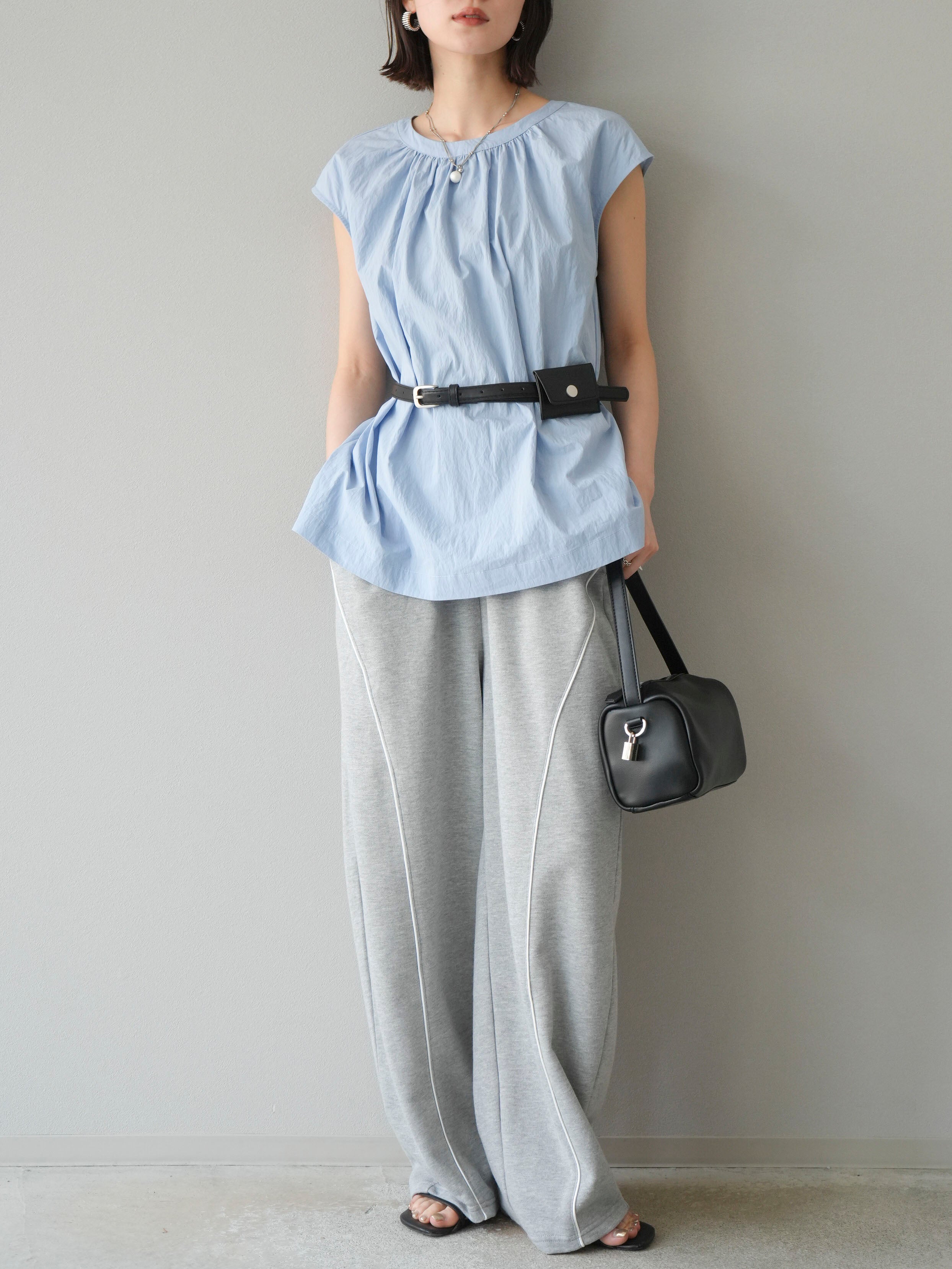 予約]パイピングラインスウェットパンツ/グレー – Lumier