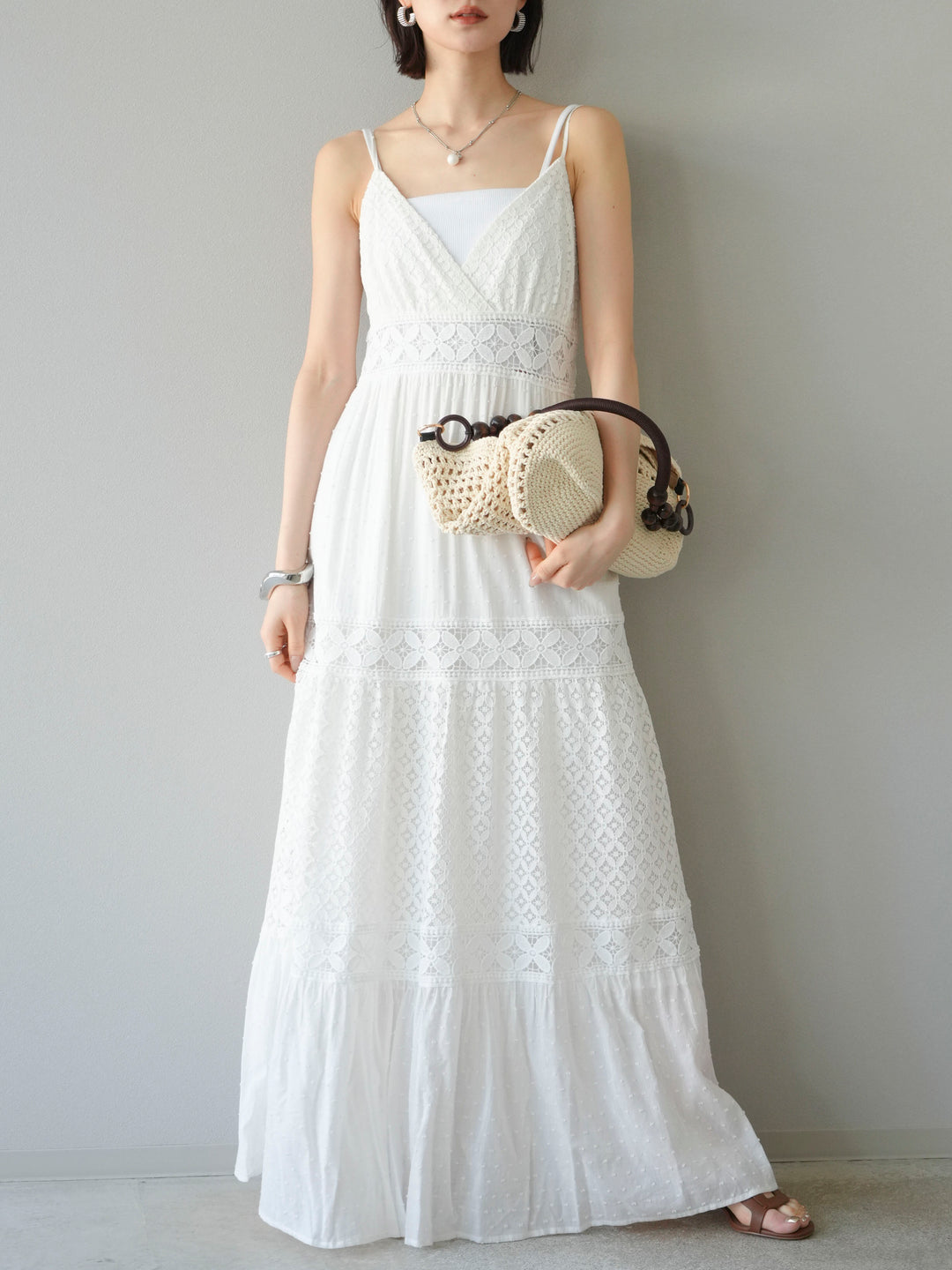 [SET] 蕾絲花邊吊帶裙+網紗羅紋罩杯吊帶背心（2件組）