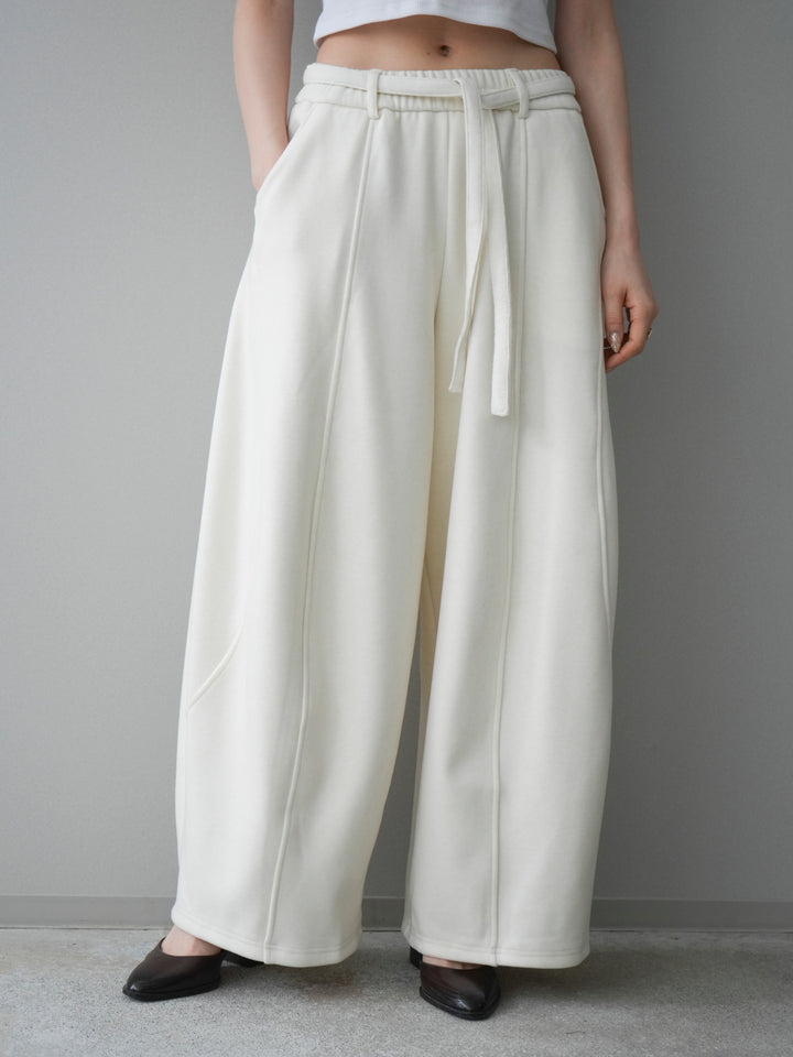 [予約]ウエストベルトカーブラインスエットパンツ/offwhite