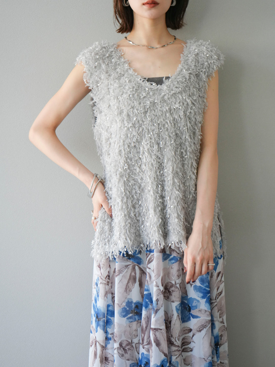 [予約]フェザーVネックベスト/グレー