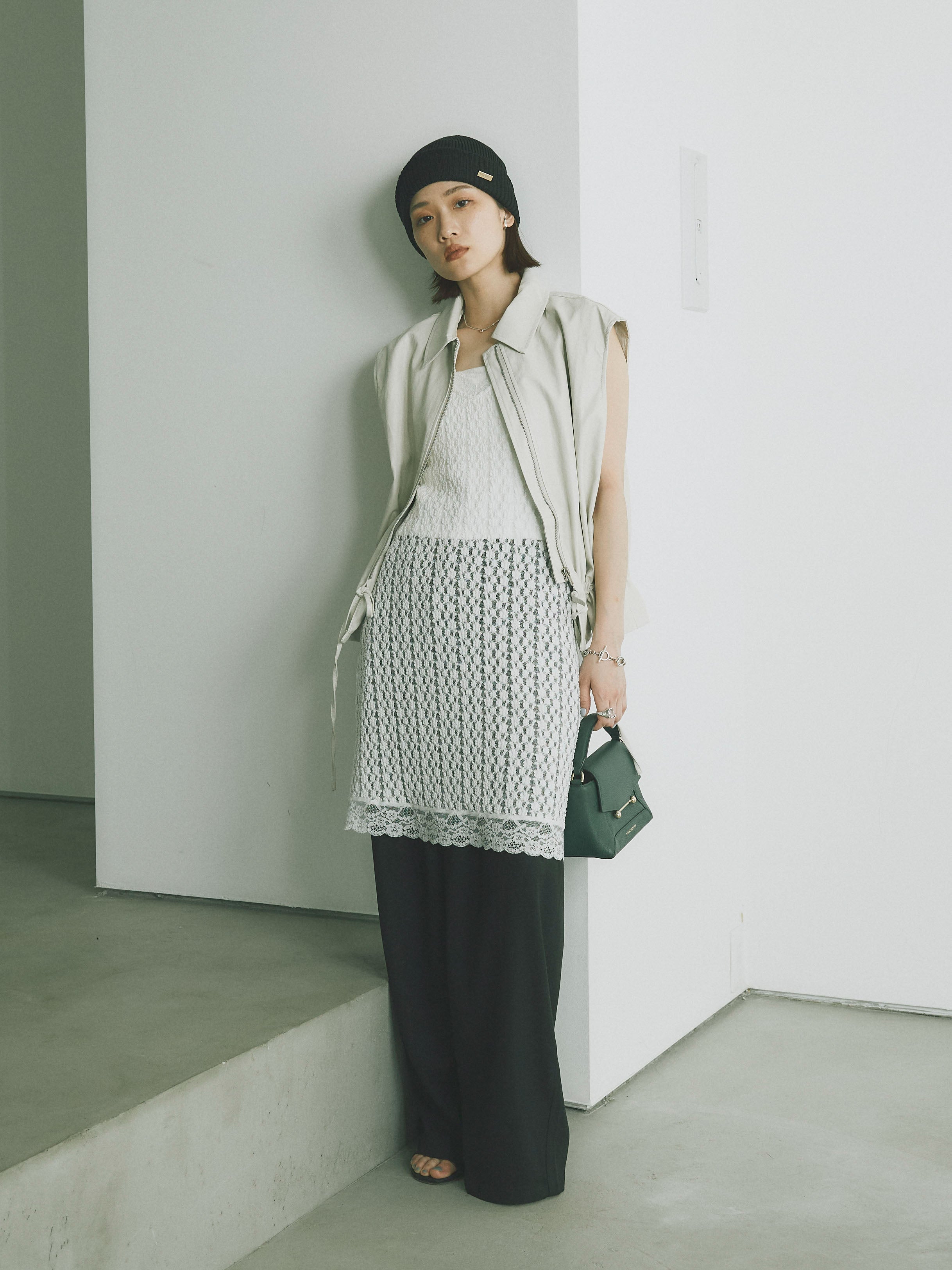 SET]フェイクレザーノースリーブジャケット+リネンタッチダブルタック