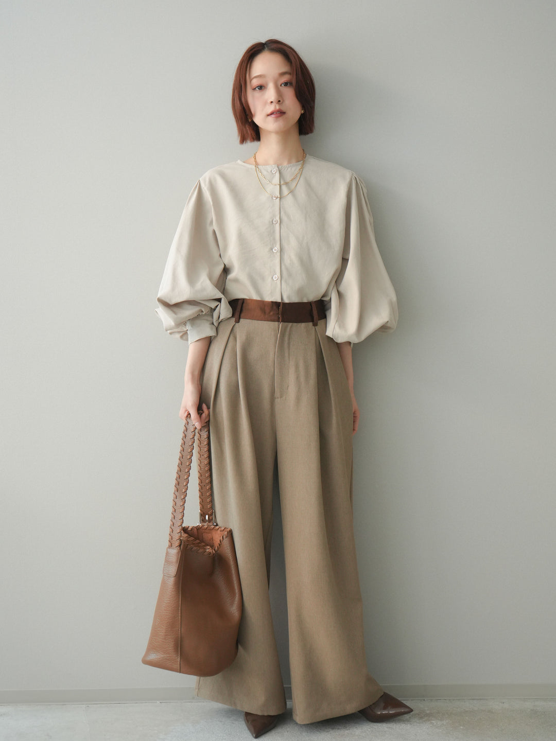 [予約]サテンベルトタックワイドパンツ/beige