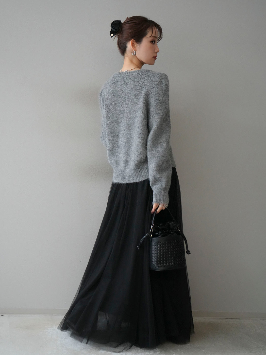 [SET]ブローチ付silverボタンミックスニットカーディガン+チュールボリュームスカート(2set)