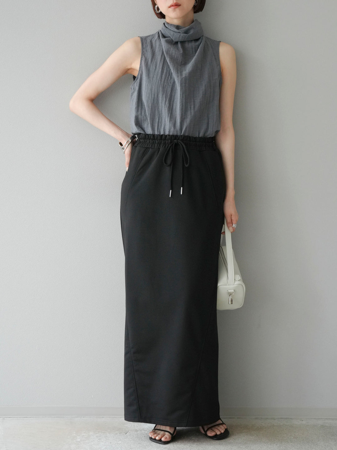 [SET] 後繫帶無袖上衣 + 運動長裙 (2set)