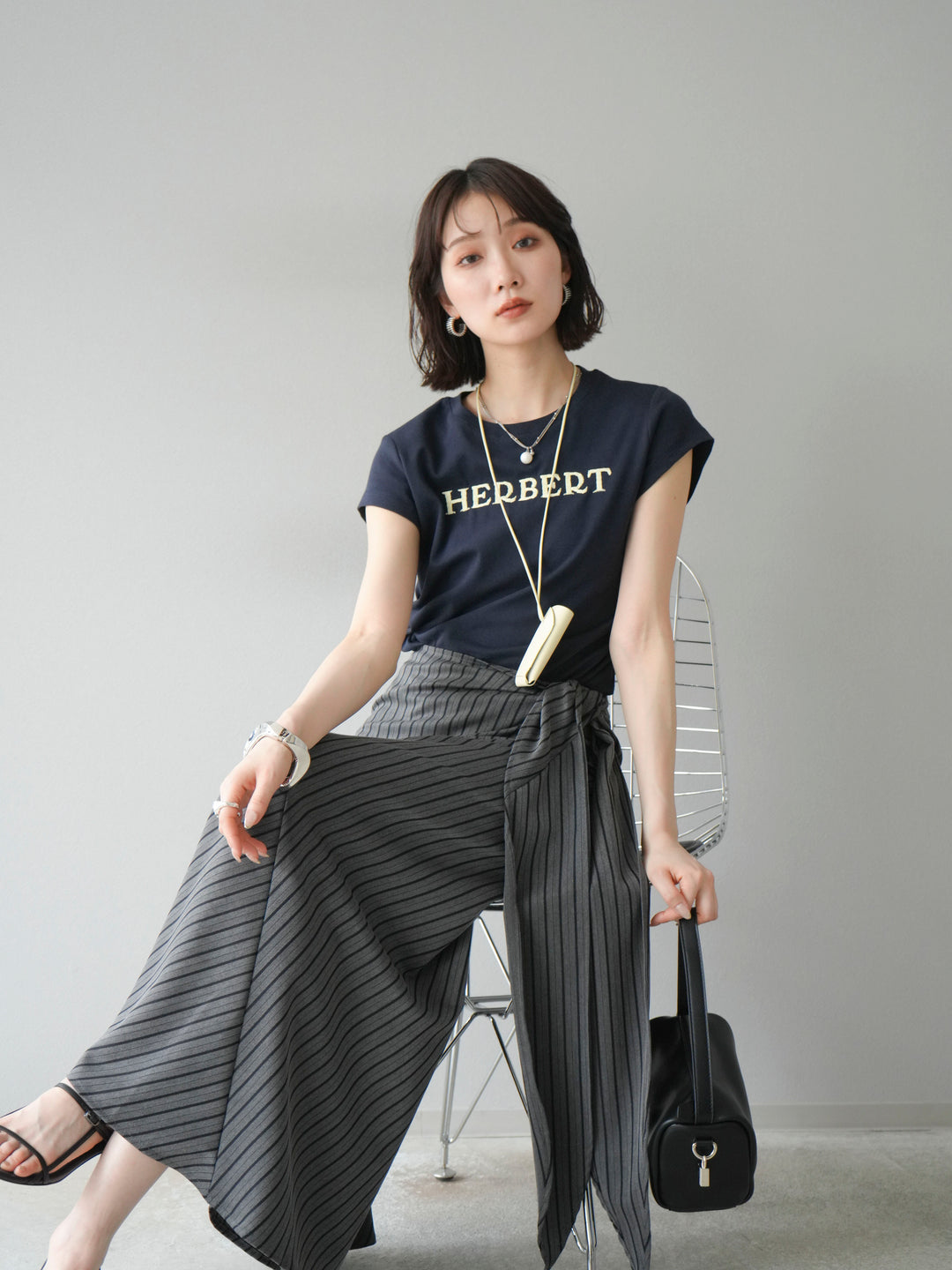 [予約]刺繍ロゴTシャツ＆レザーポーチネックレスSET /ネイビー