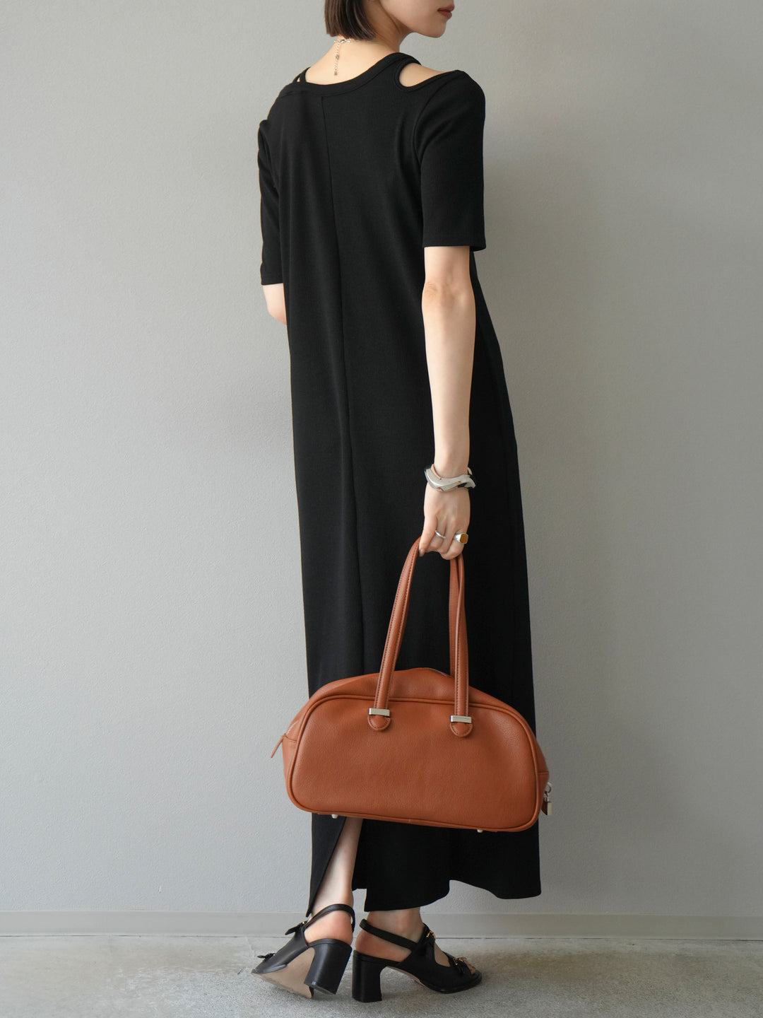 [予約]デザインネックカットリブワンピース/ブラック