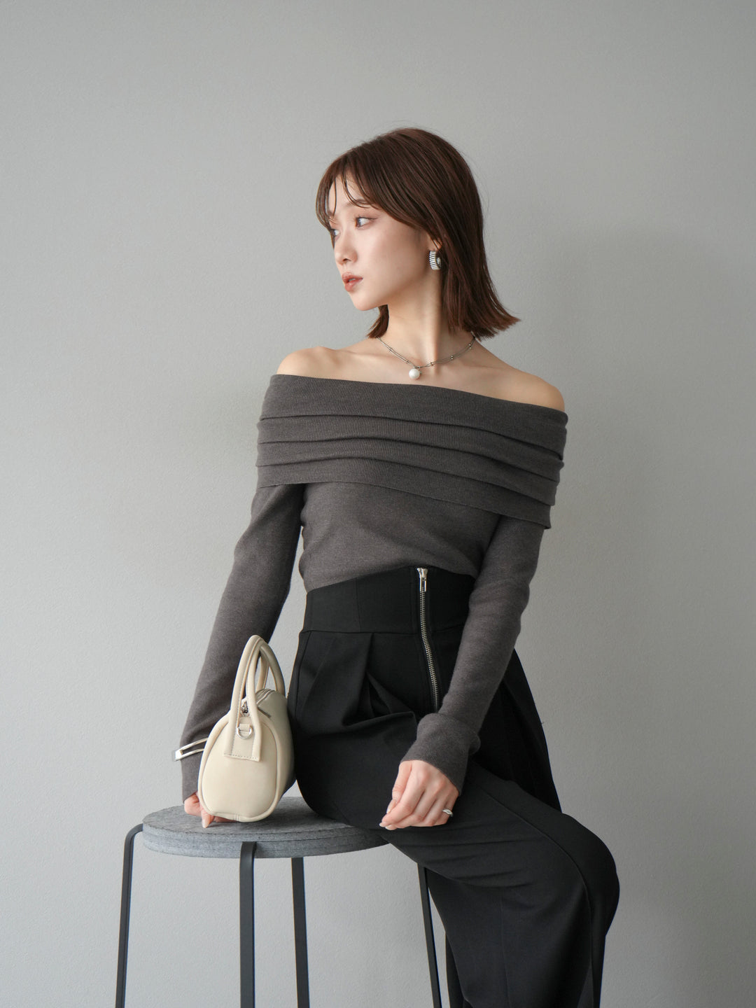 [予約]オフショルニットプルオーバー/チャコール