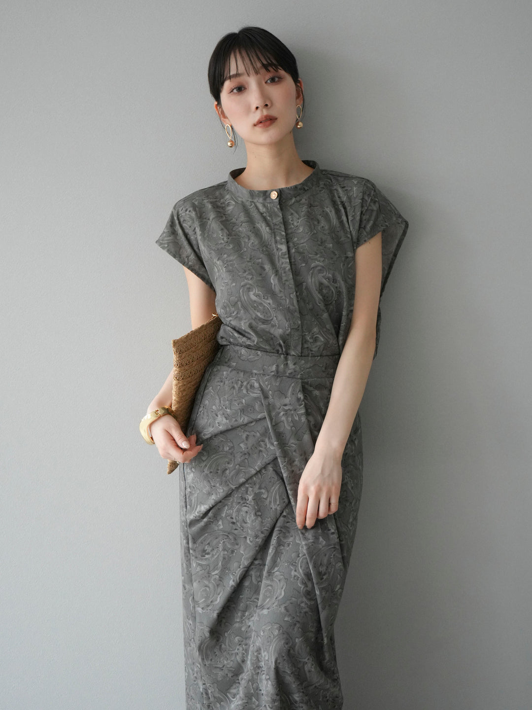 [予約]ペイズリープリントゴールドボタンブラウス/グレー