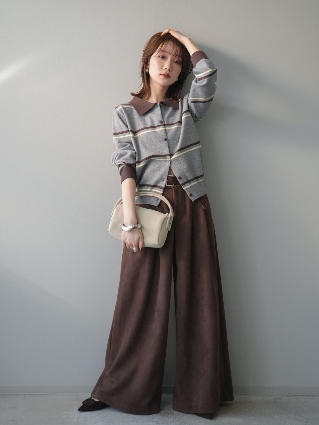 [予約]モチーフベルト付スエードタックワイドパンツ/brown