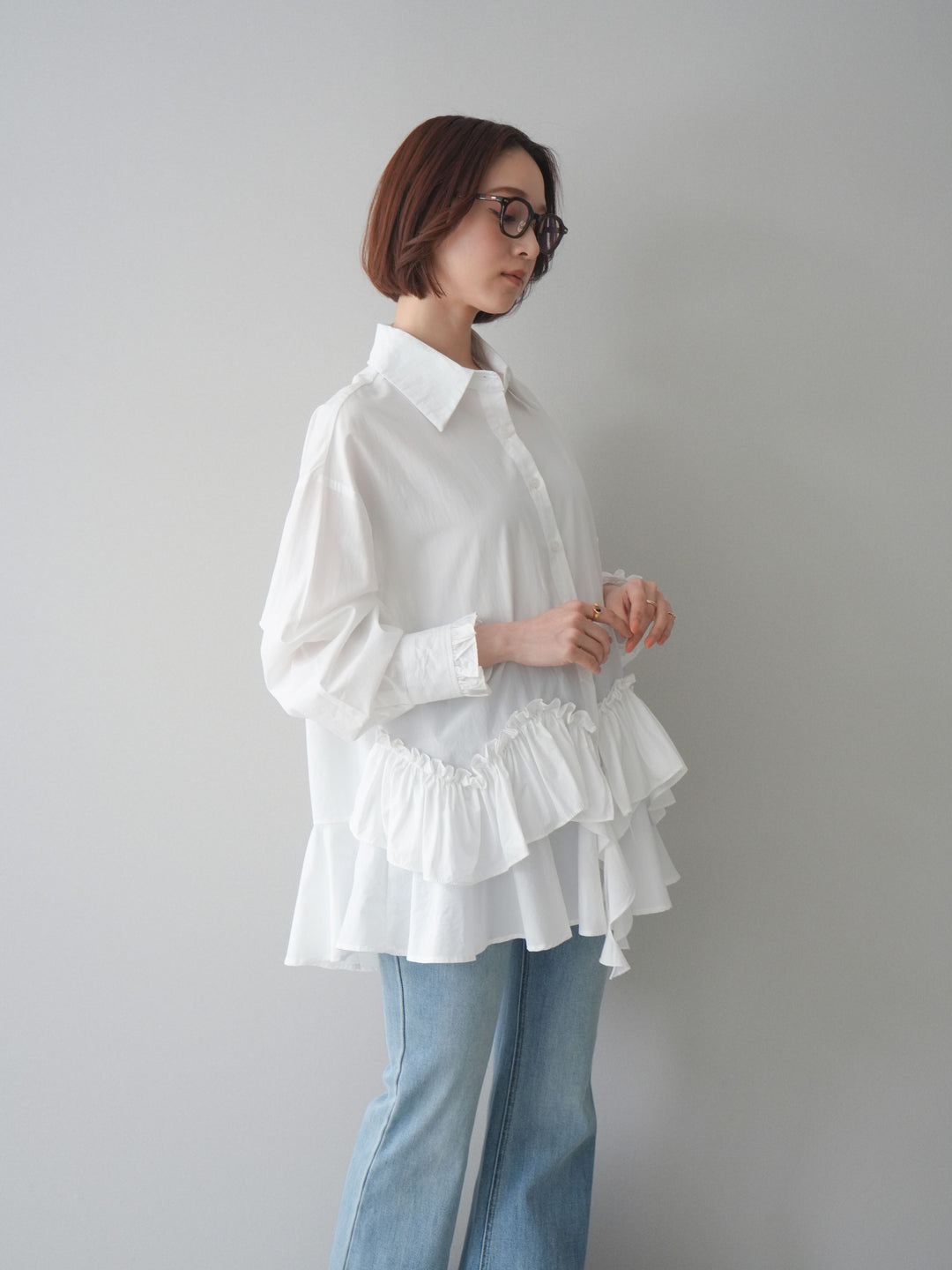 [予約]ラッフルデザインティアードブラウス/white