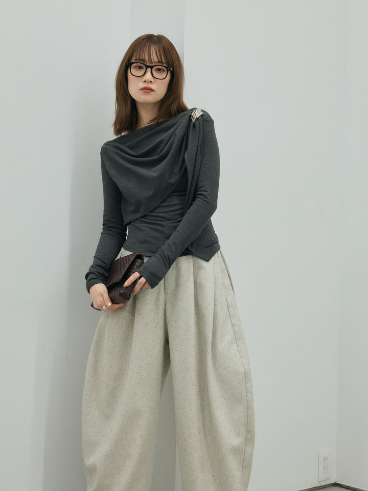 【Allure】[SET]ブローチ付ドレープ裏起毛トップス+モックスカルゼサイドタックコクーンパンツ(2set)