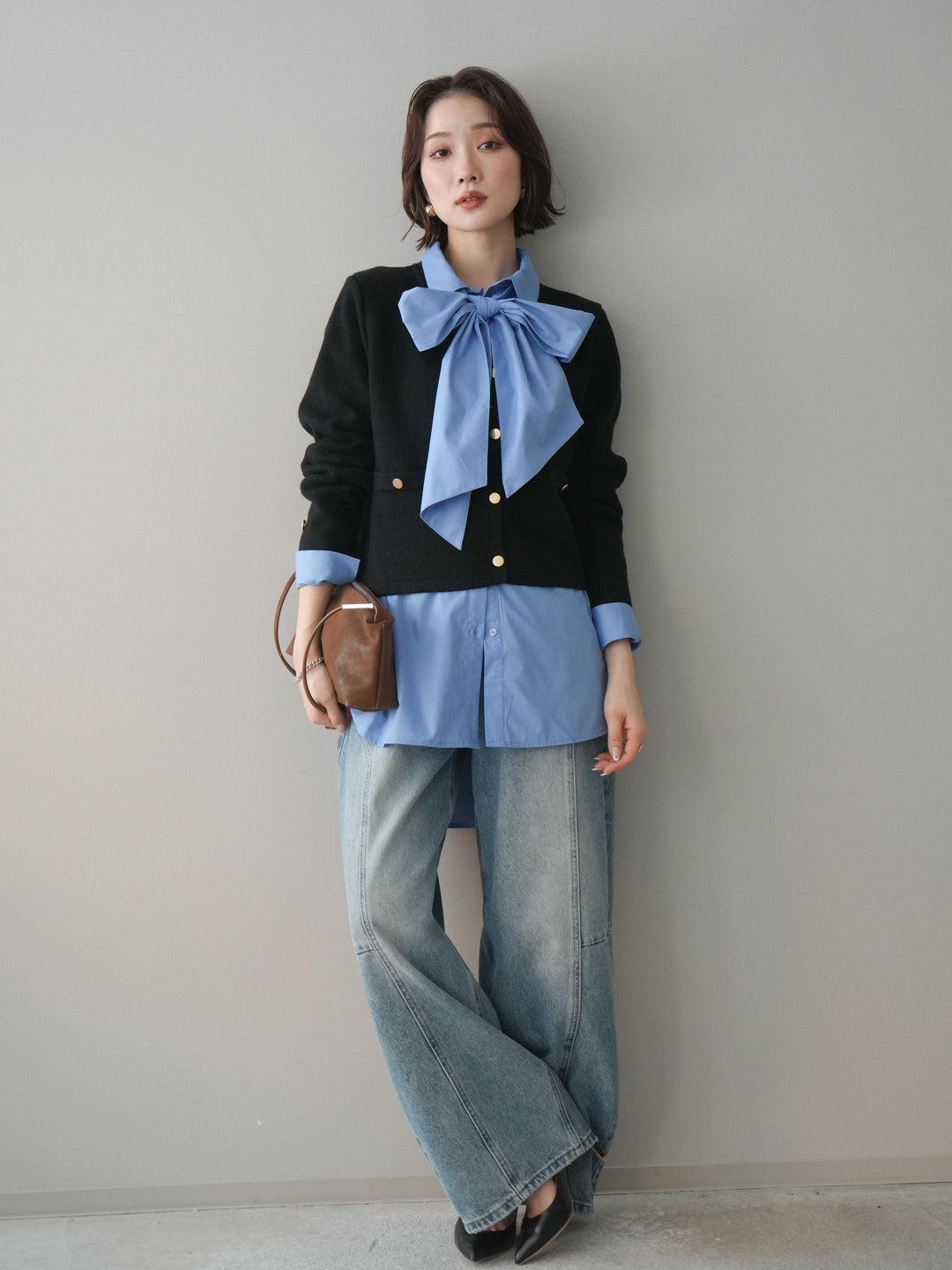 [SET]ゴールドボタンノーカラーニットジャケット+ボウタイ付オーバーシャツ+ガーメントウォッシュカーブデニムパンツ(3set)