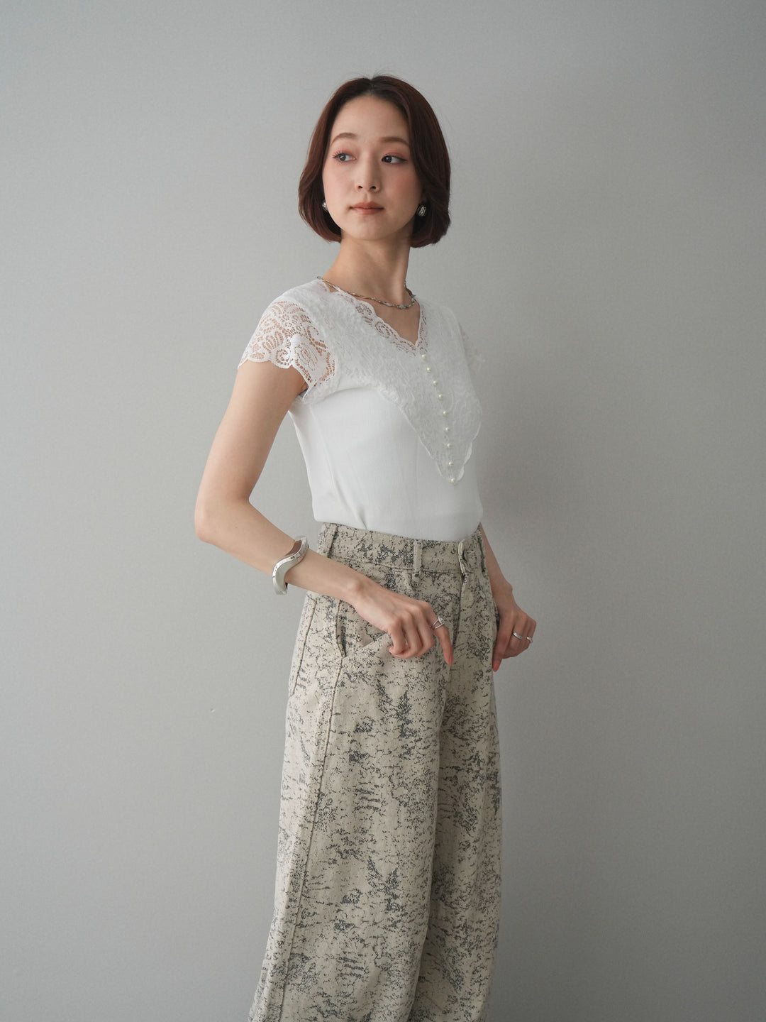 [予約]パールボタンレース切替ニットトップス/white