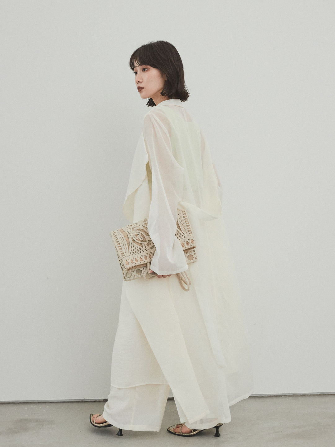 [SET] 方形天鵝絨背心 + 水洗緞層疊裙褲 + 透視長外套 (3 件套)