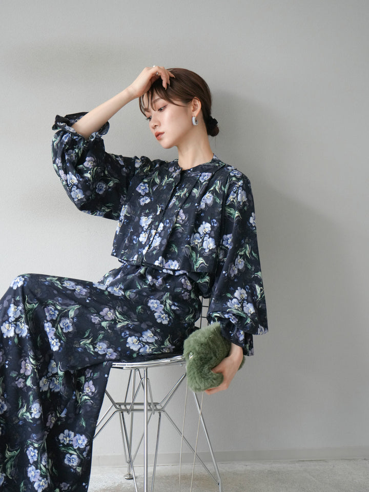 [予約]フラワーフリルブラウス/ネイビー