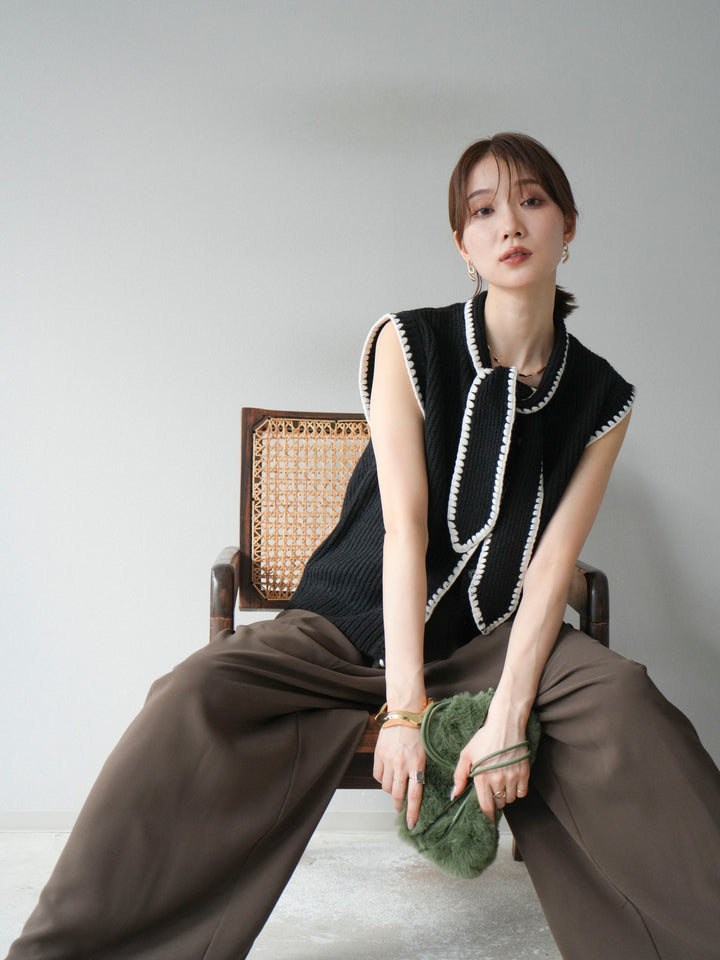 [予約]ステッチデザインボウタイニットベスト/ブラック