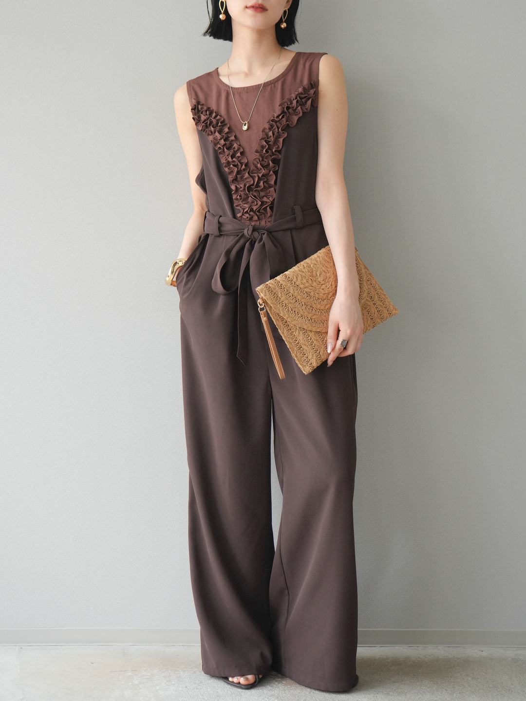 [預購] 荷葉邊設計連身褲/棕色