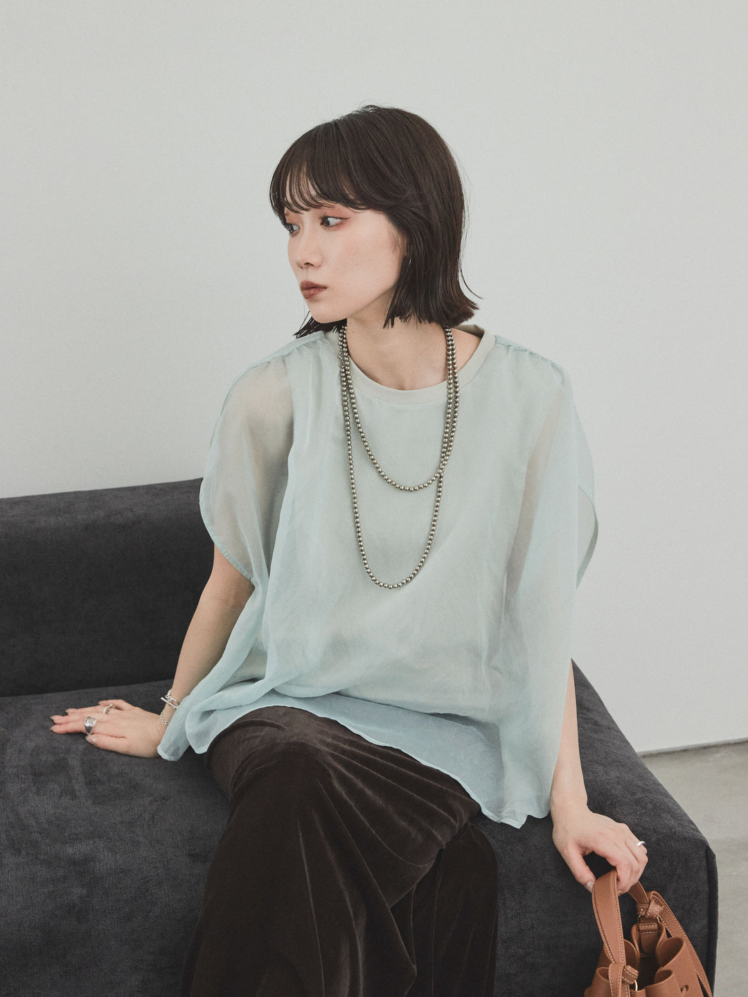 [SET] 緊湊光滑透視層疊上衣 + 天鵝絨低腰裙 (2set)