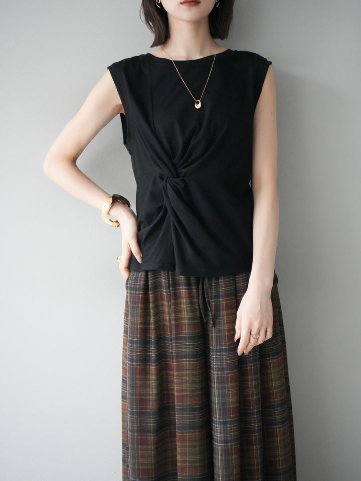 [予約]フロントツイストノースリーカットソー/ブラック