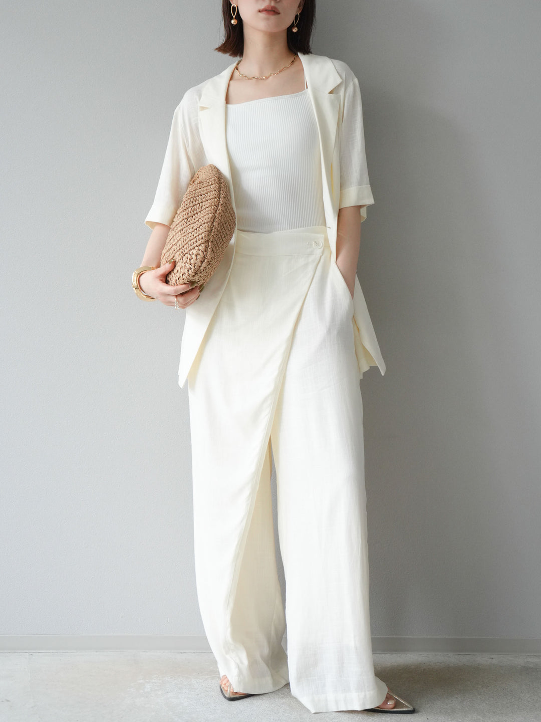 【預購】淺亞麻不對稱寬褲/可脫