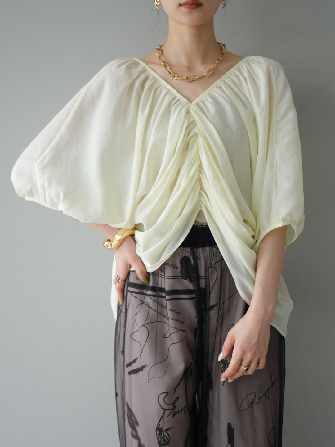 [予約]ボリュームスリーブシアータックブラウス/アイボリー