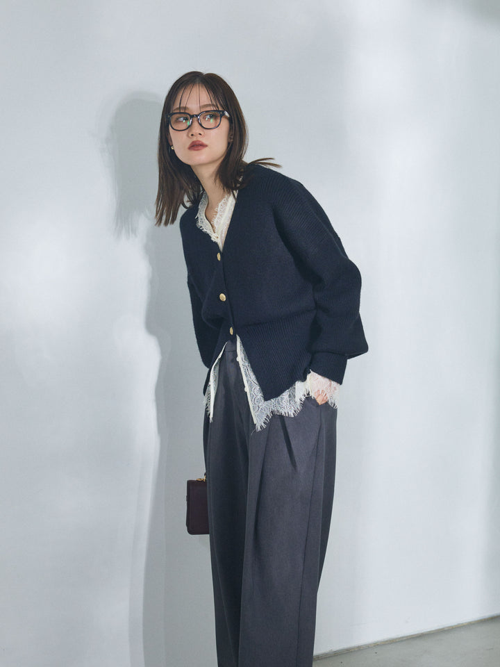 【魅力】[套裝] 金色紐帶針織開襟衫 x 蕾絲襯衫套裝 + 不對稱腰部收腰褲（兩件套）