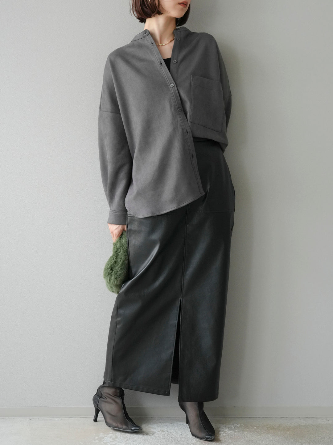 [予約]フェイクレザーフロントスリットスカート/ブラック