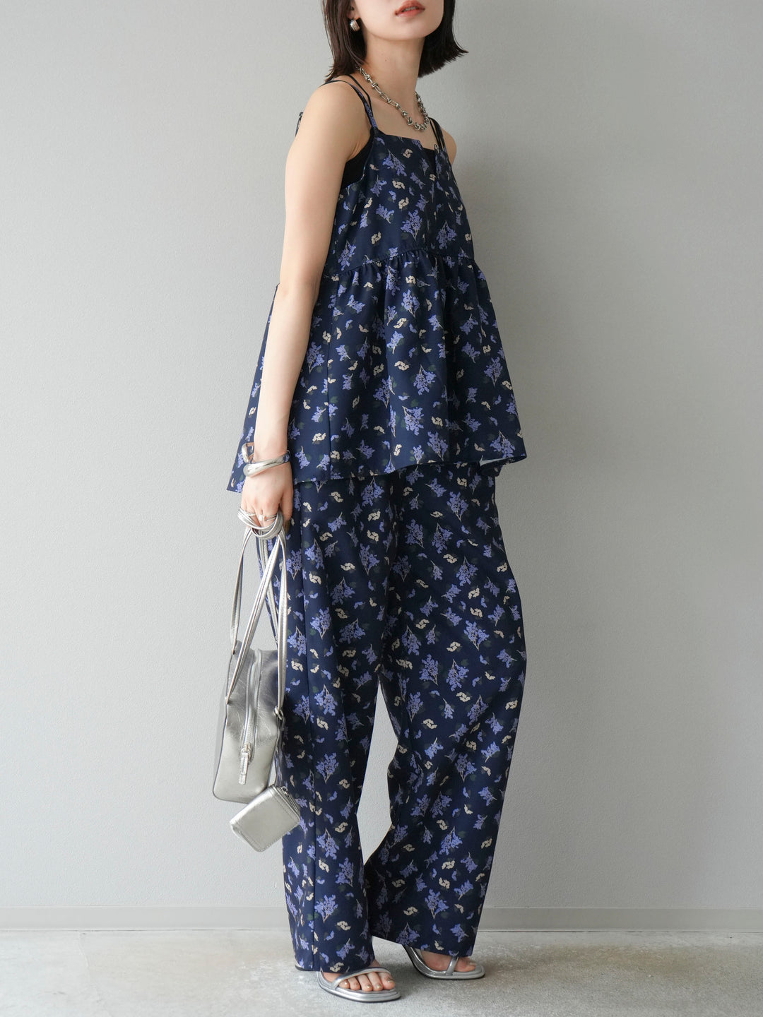 [予約]ブーケプリントタックパンツ/ネイビー