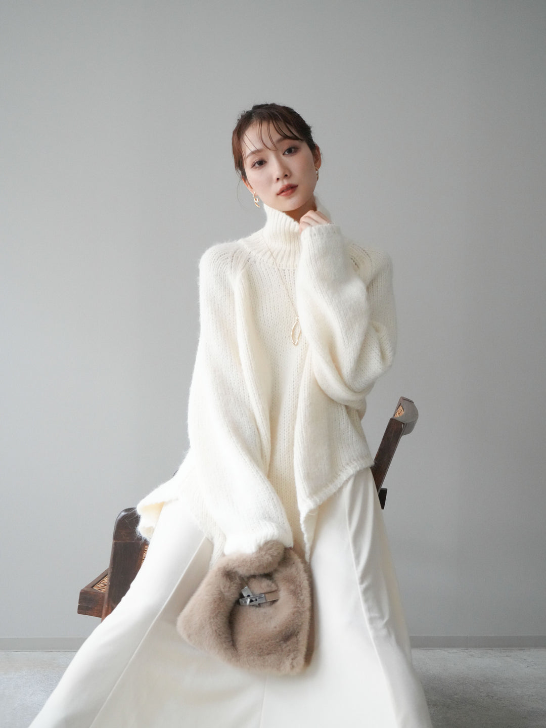 [予約]アシンメトリーハイネックニットプルオーバー/beige