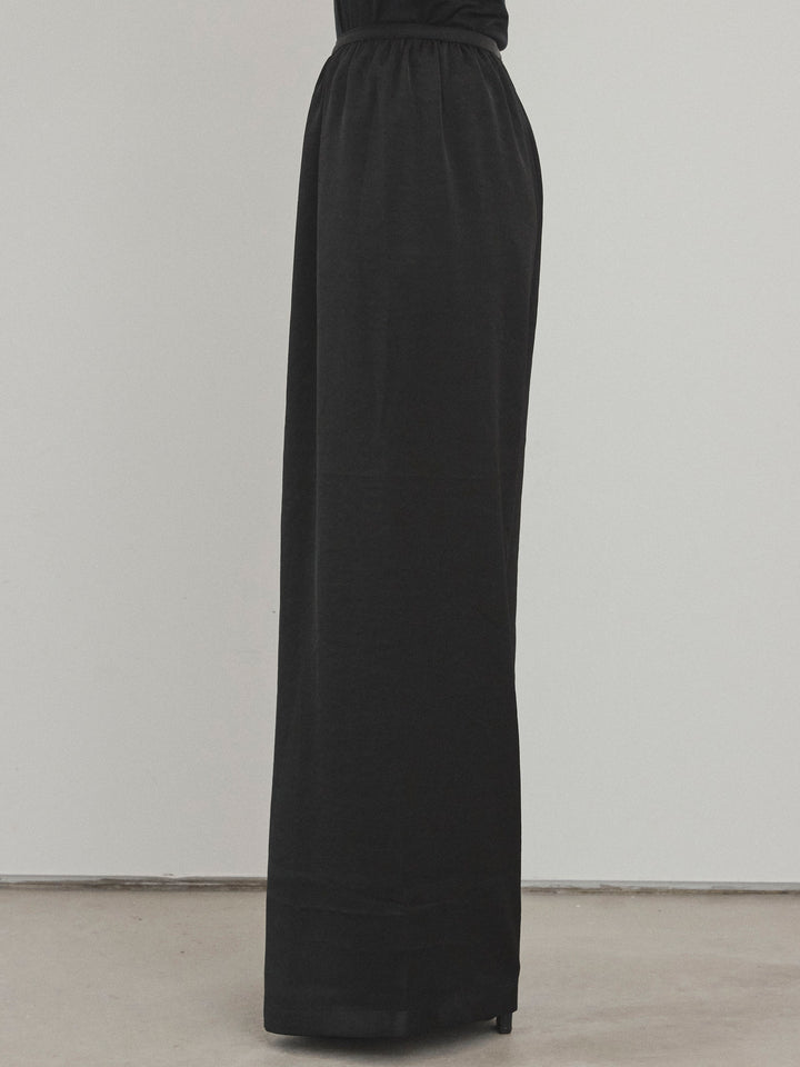 【預購】緞面休閒褲/黑色