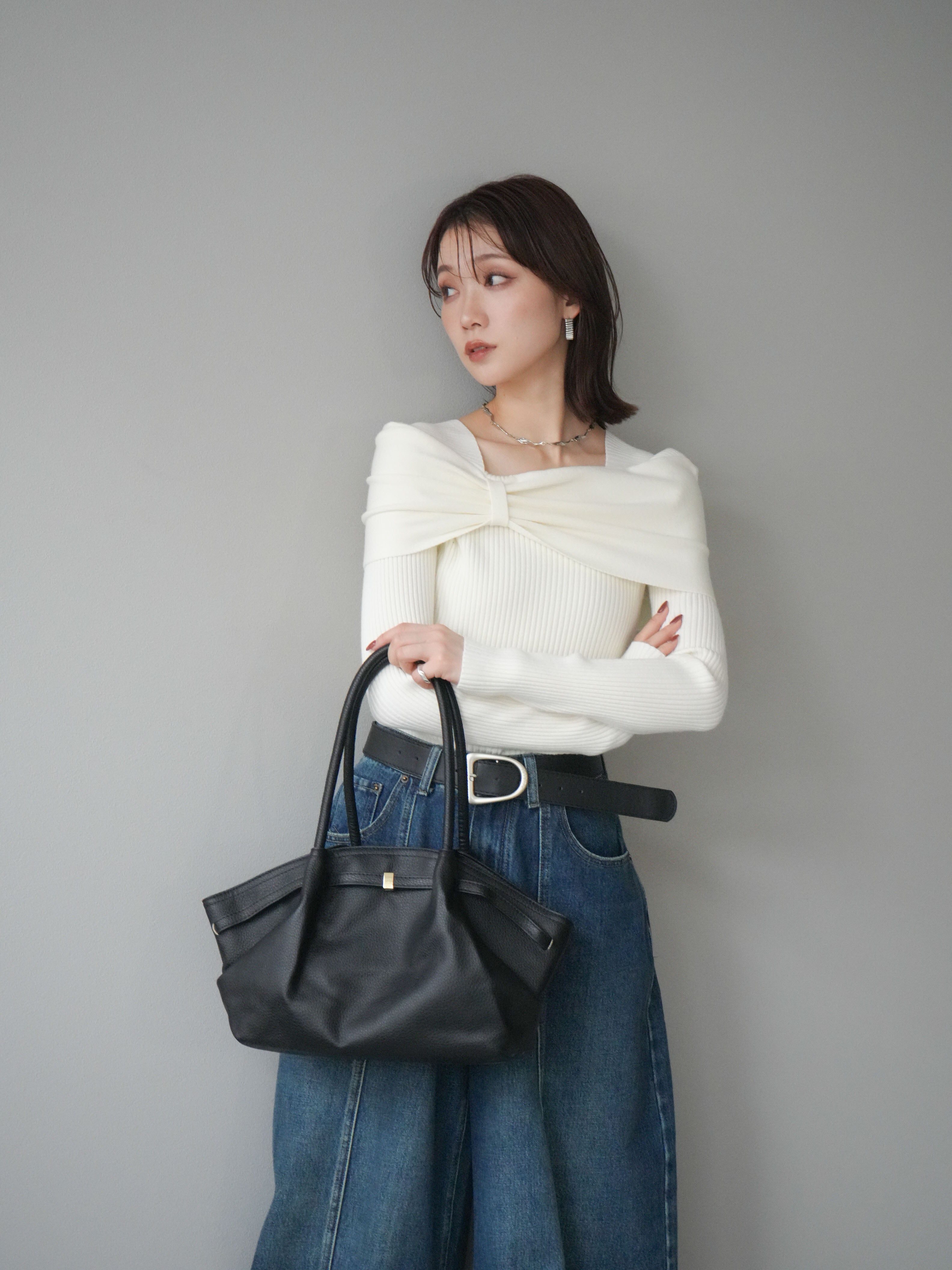 予約]リボンモチーフオフショルリブニットトップス/white – Lumier