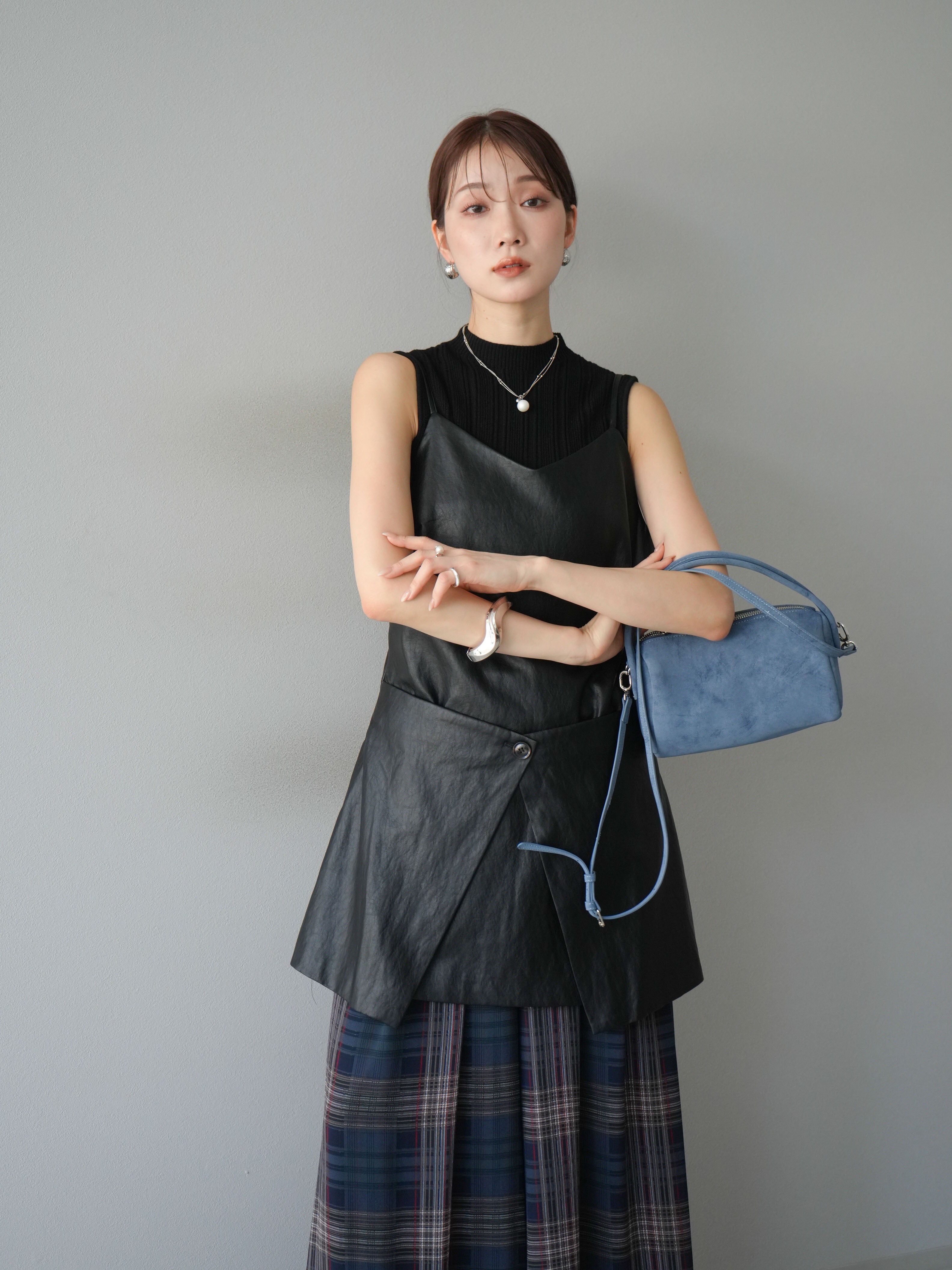 予約]レイヤードレザーキャミソールチュニック/ブラック – Lumier