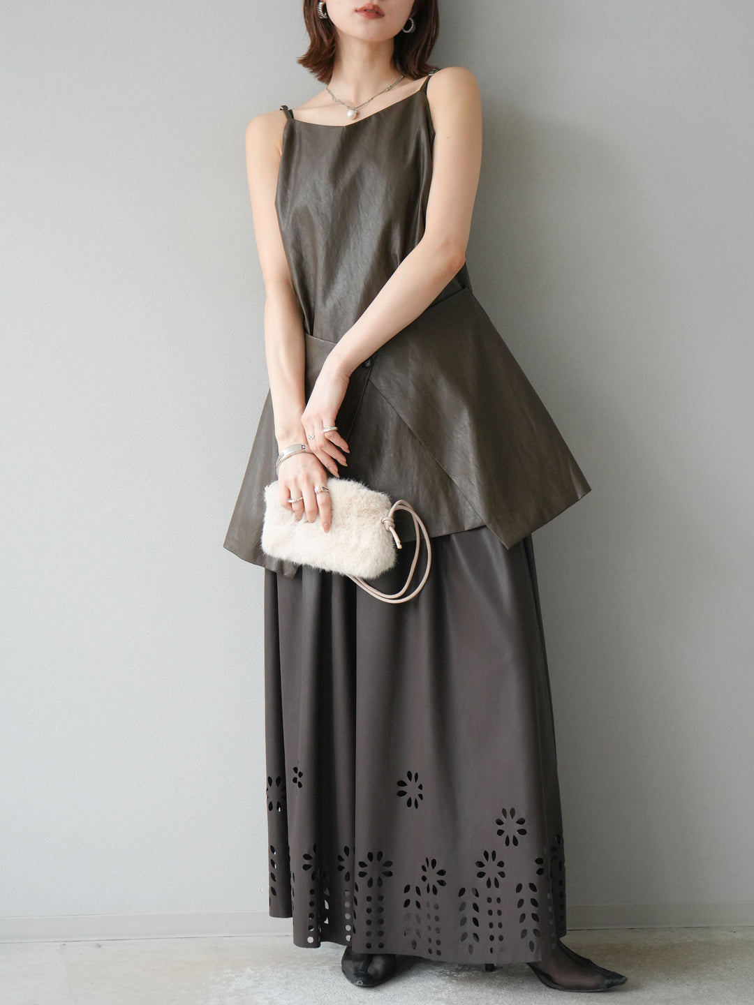 [予約]フラワーパンチングレザースカート/ブラウン