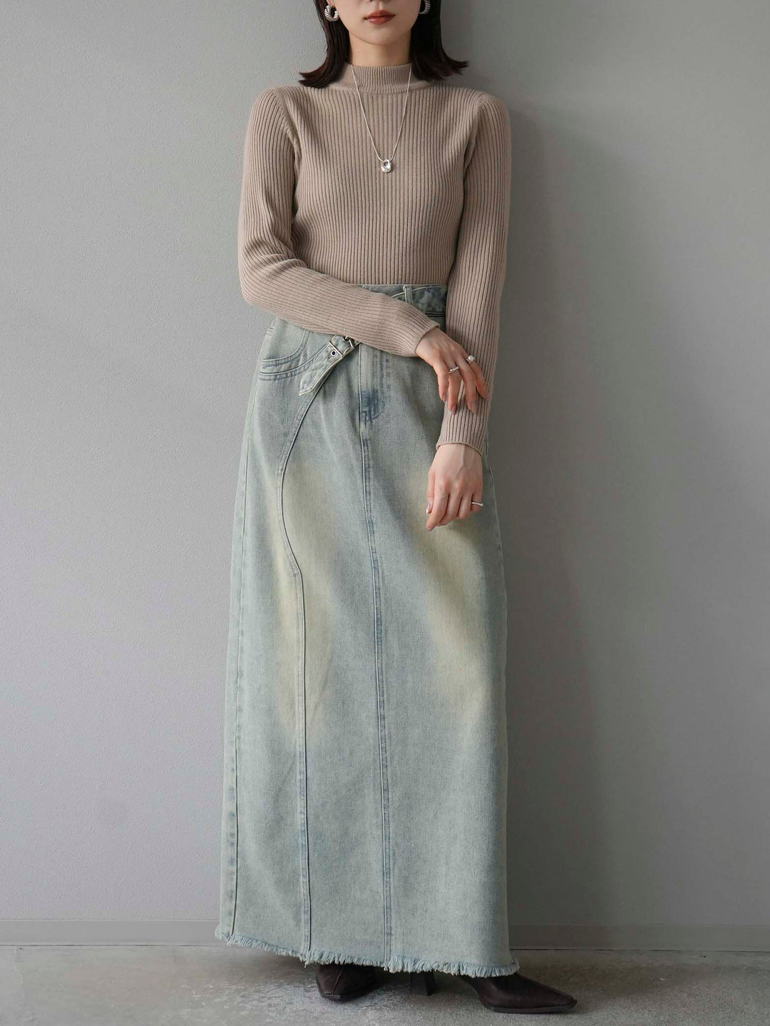 [預訂] 瓶頸羅紋針織上衣/米色