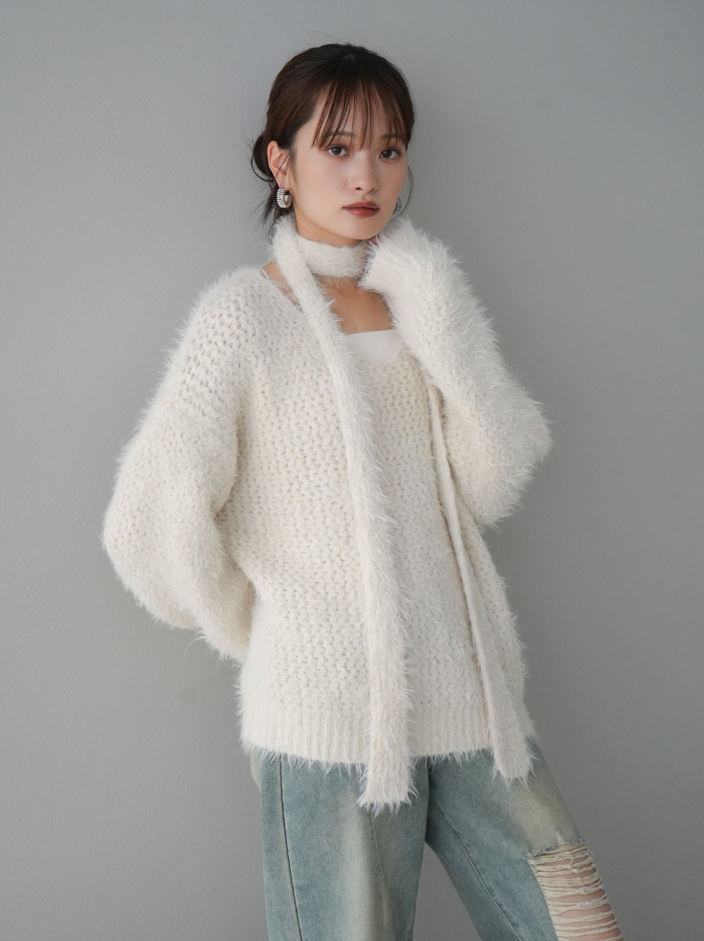 予約]ストール付ミックスヤーンシャギーニット/ホワイト – Lumier