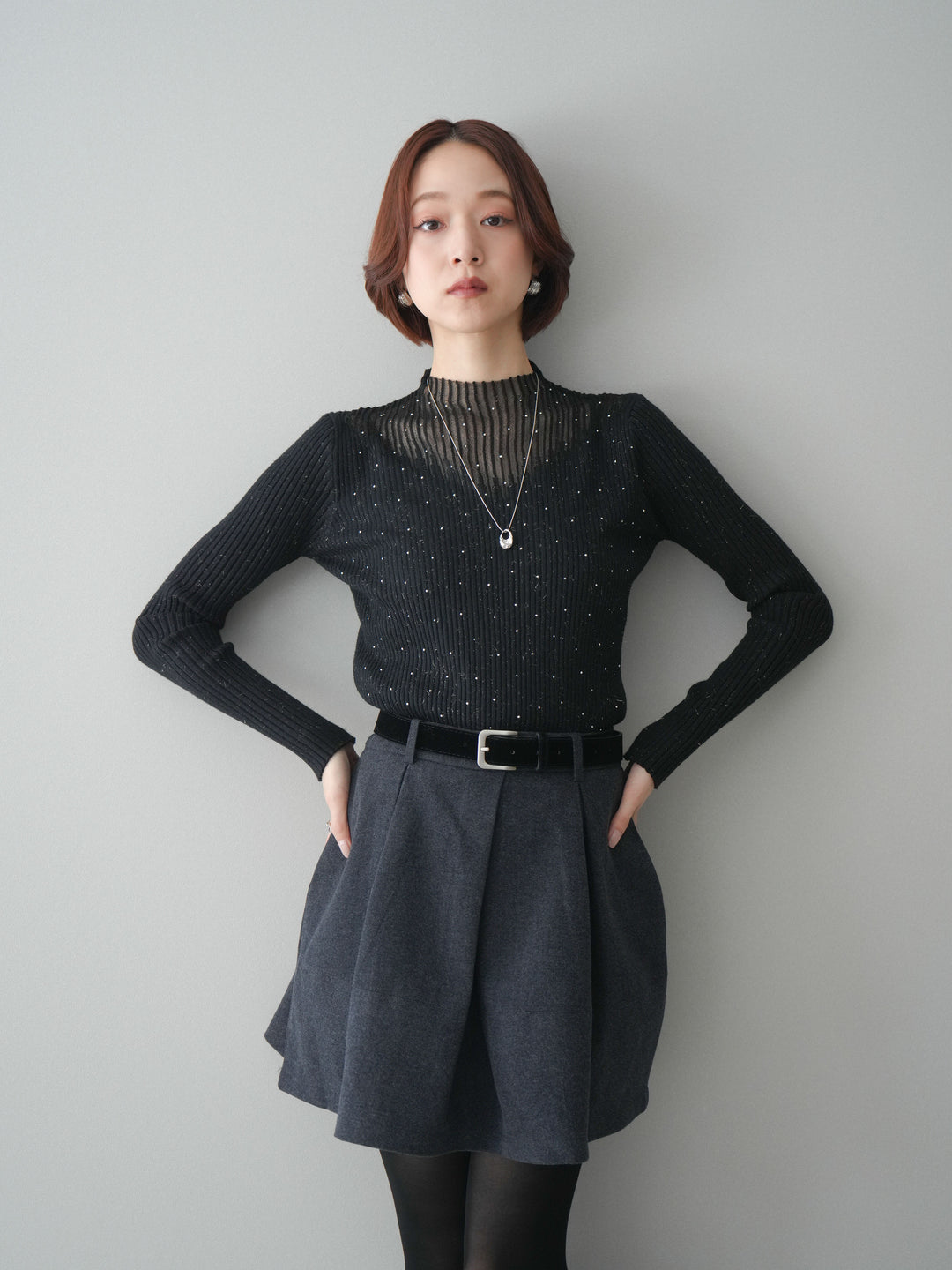[SET]シアー切替スパンコールリブニットトップス+ベルト付きタックミニスカート(2set)