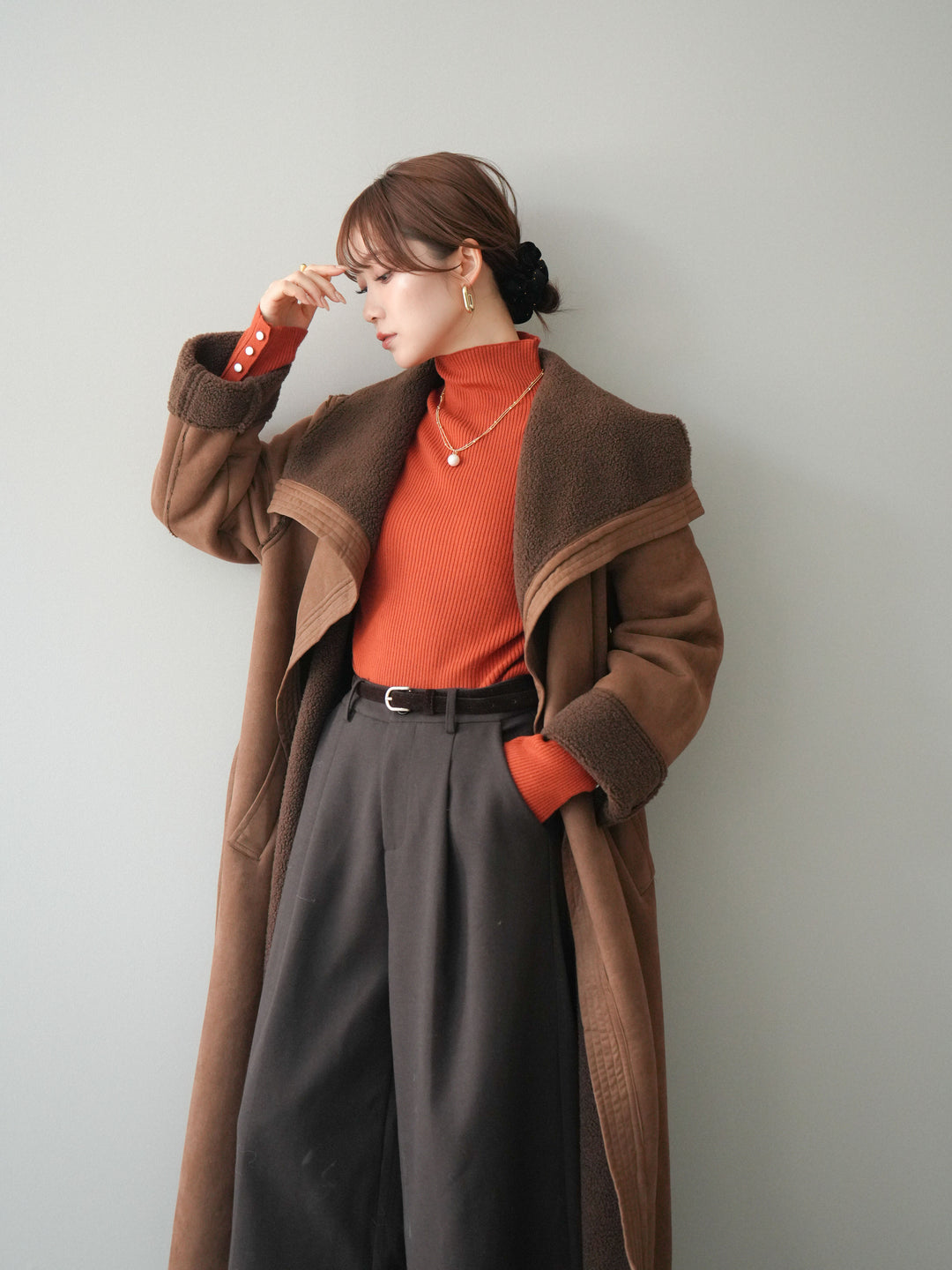 [SET]BIGカラームートンコート+袖ボタンボトルネックリブニットトップス(2set)