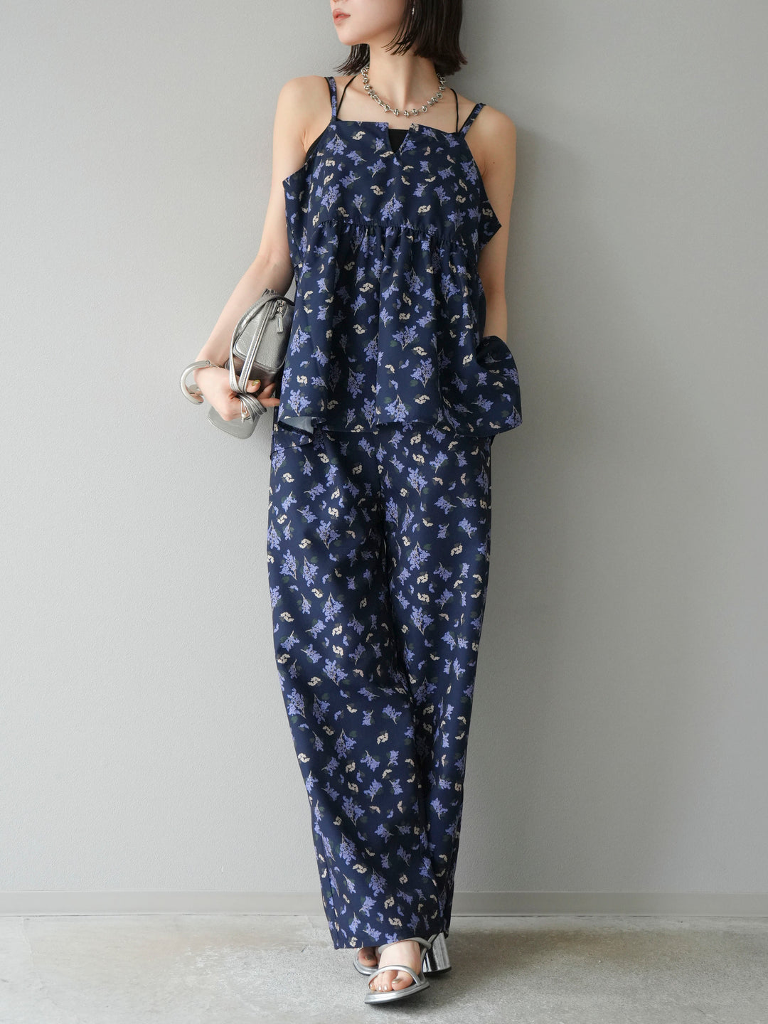 [予約]ブーケプリントタックパンツ/ネイビー