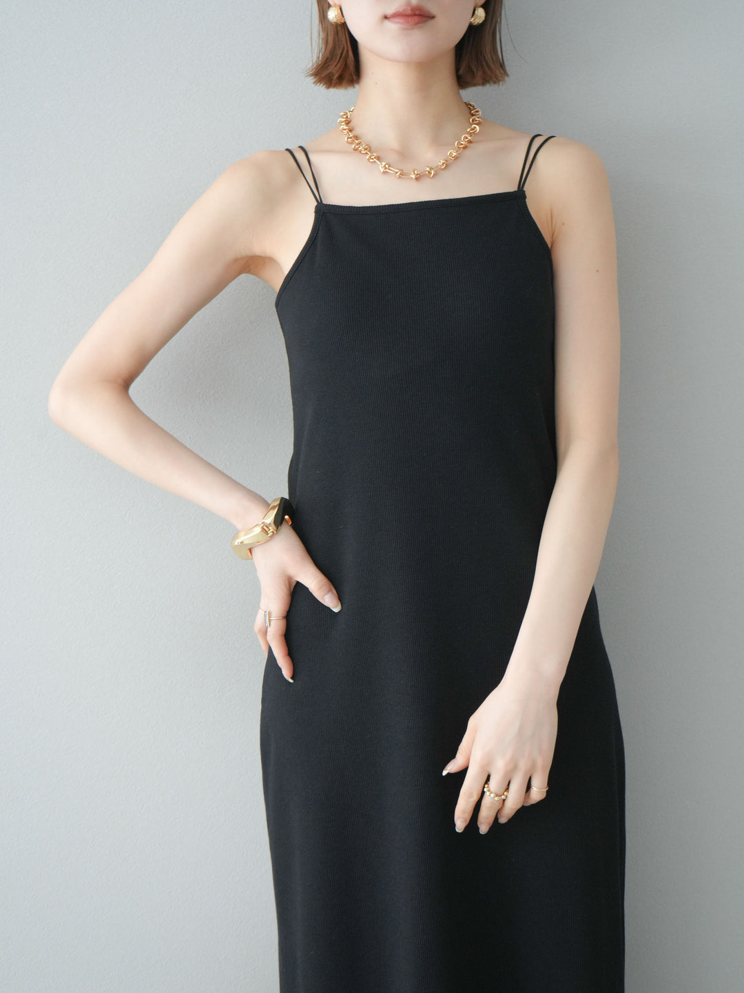 【預購】羅紋罩杯吊帶洋裝/黑色