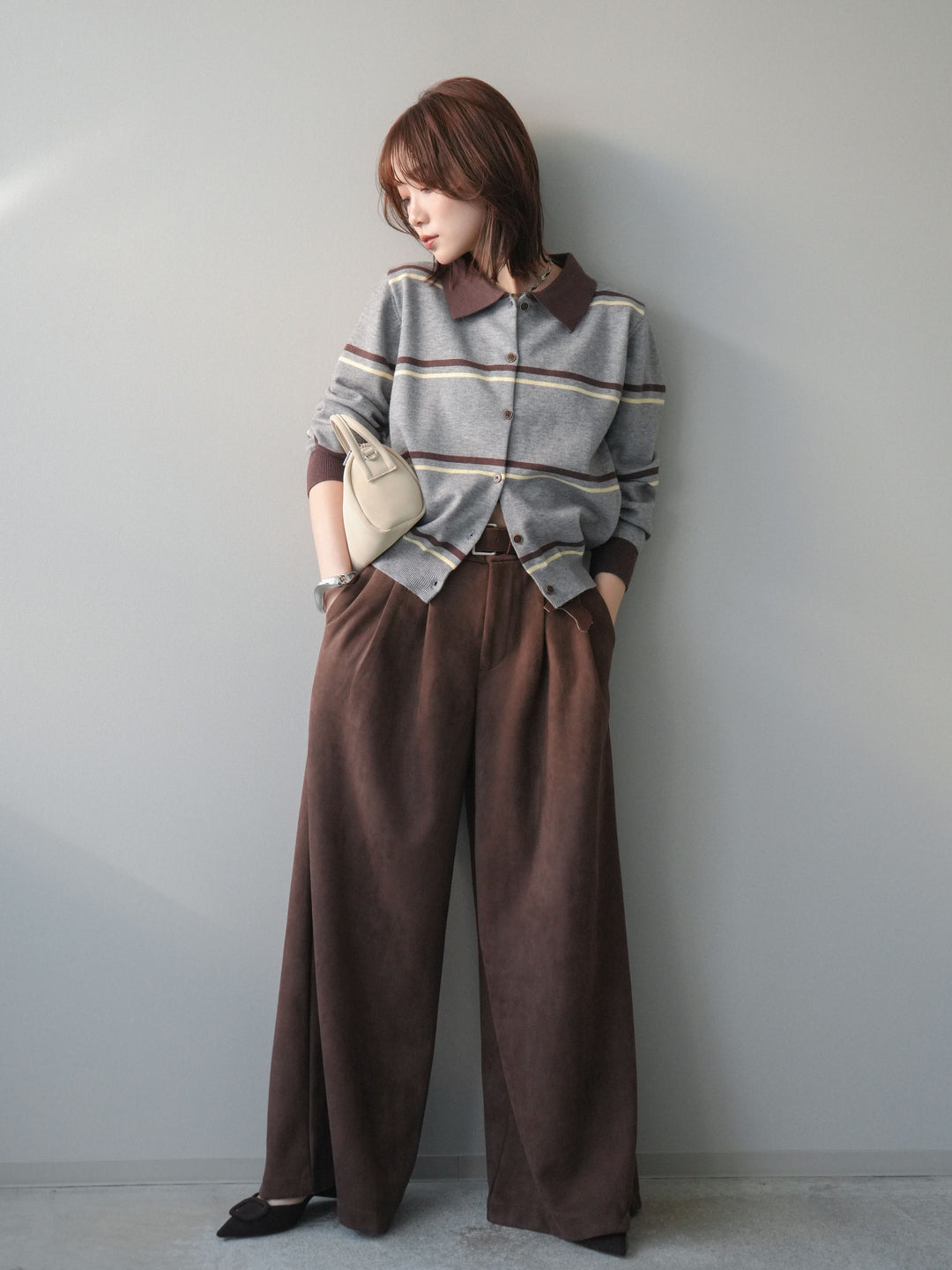 [予約]モチーフベルト付スエードタックワイドパンツ/brown