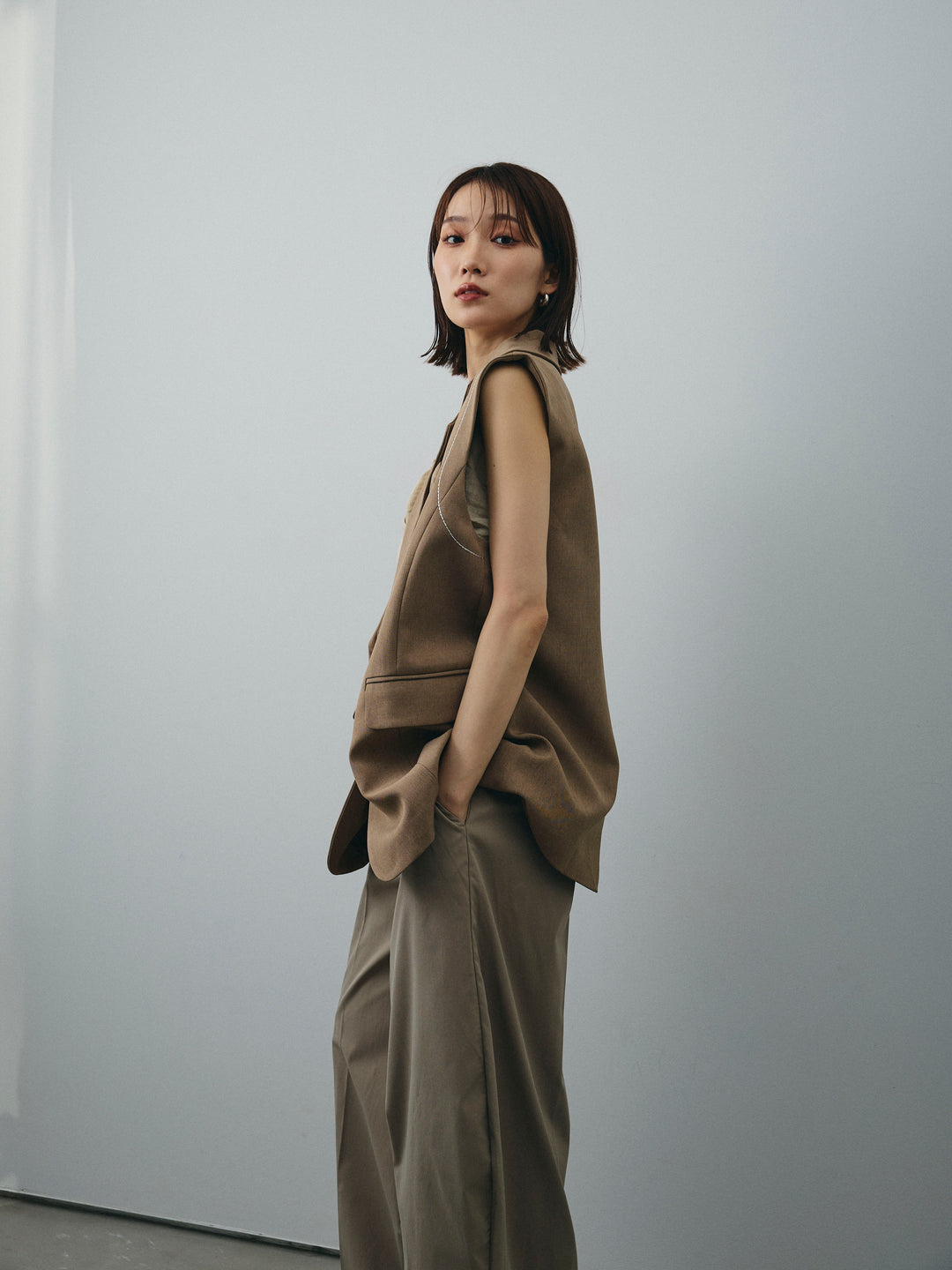 [予約]ステッチデザインベスト/ベージュ